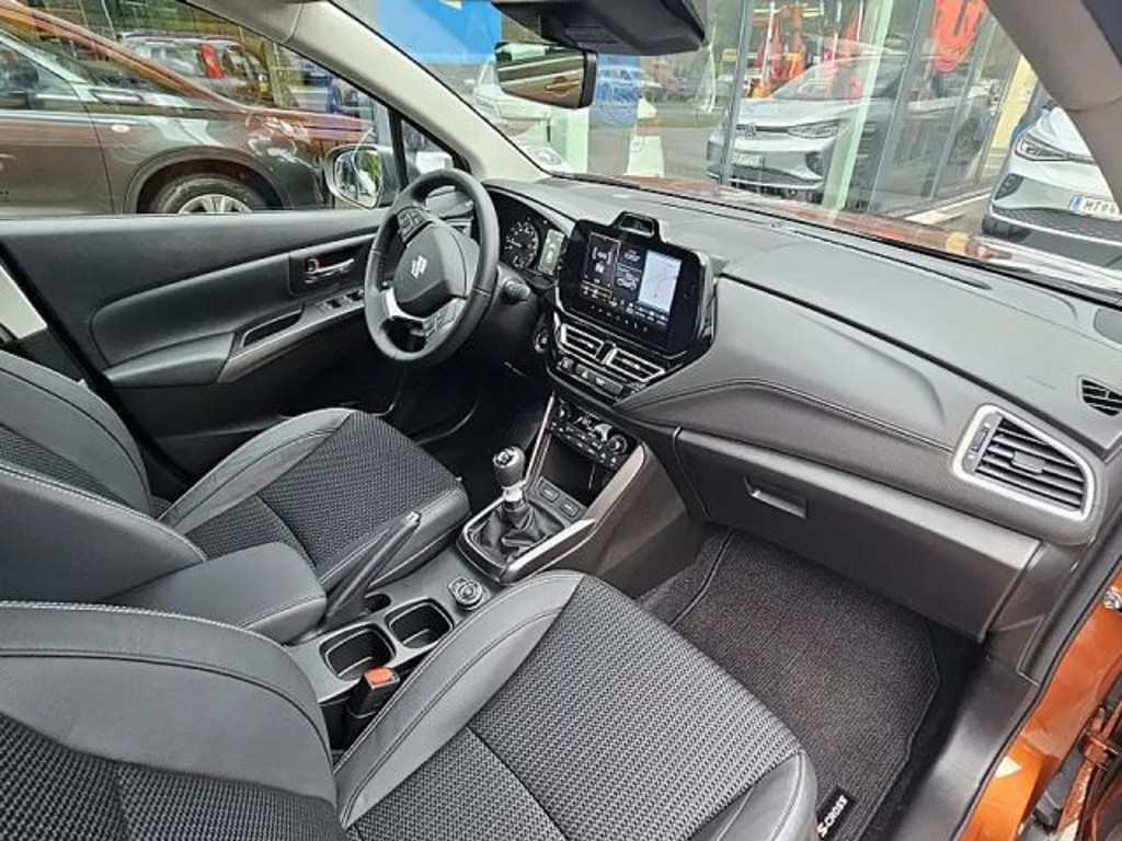 Suzuki S-Cross
