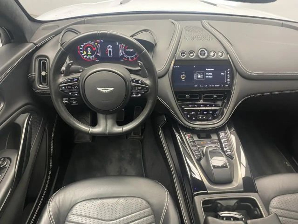 Aston Martin DBX