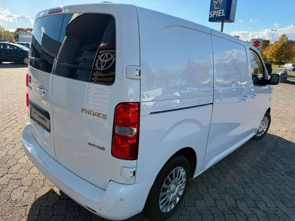 Toyota Proace Verso EV