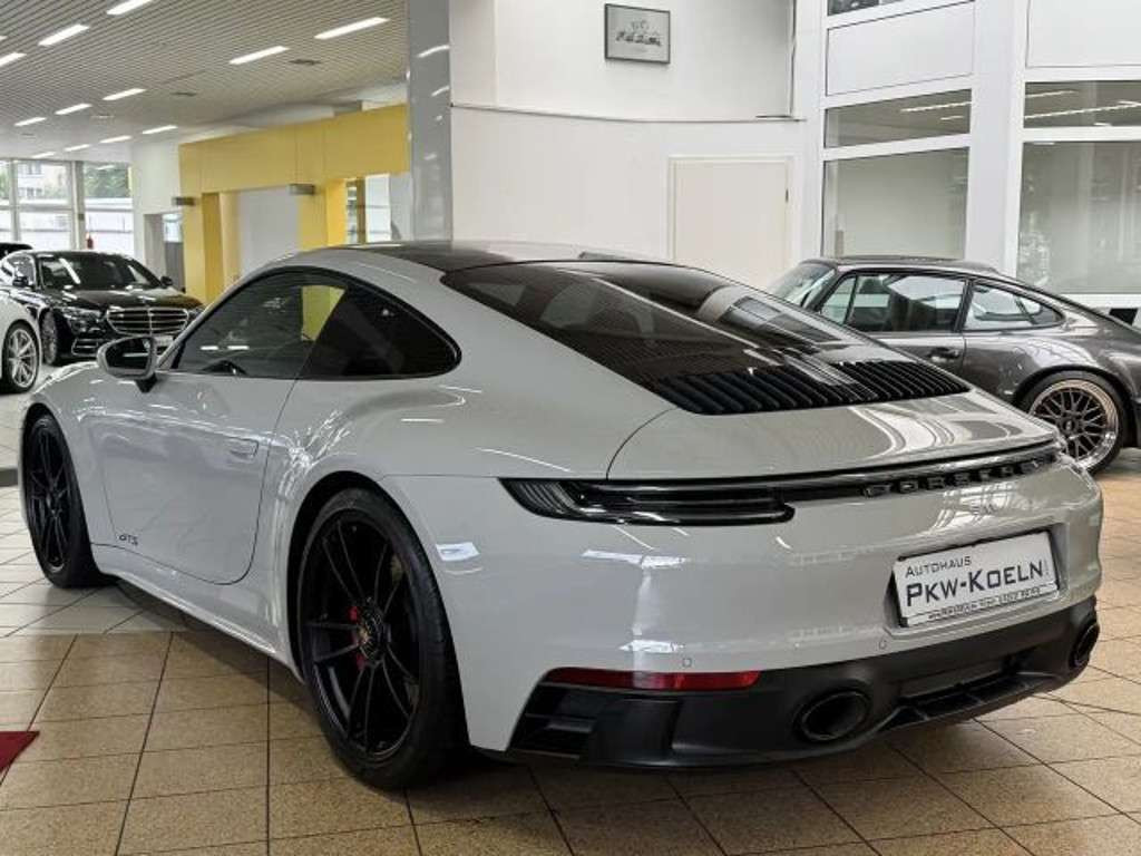 Porsche 992