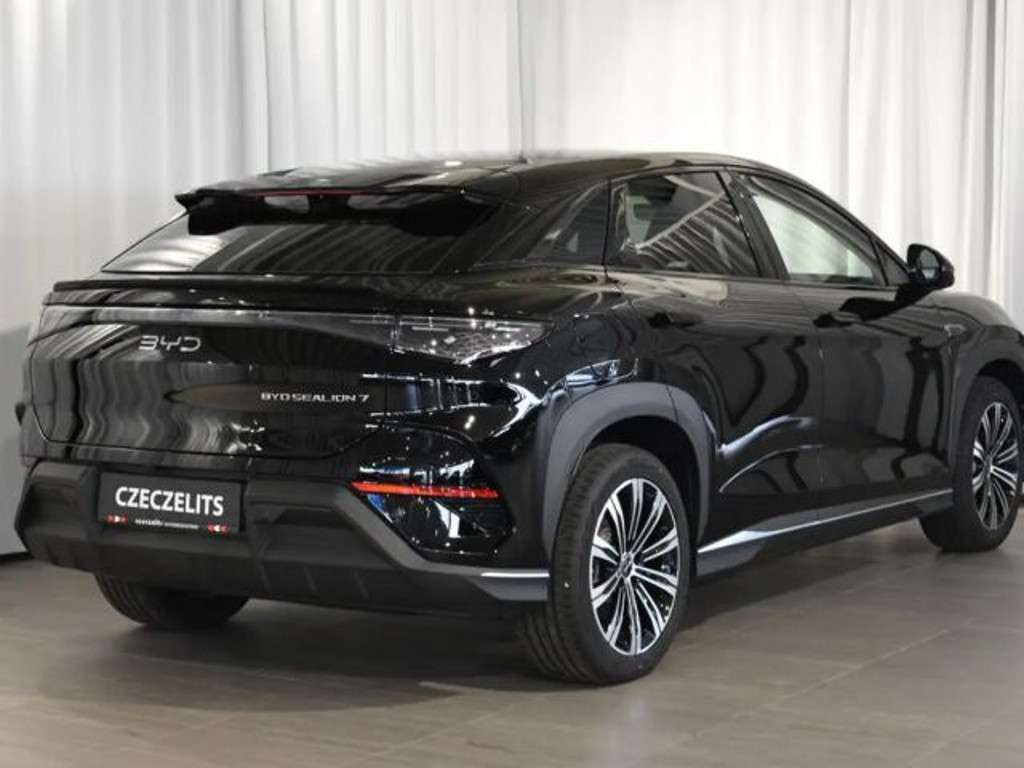 BYD Sealion 7