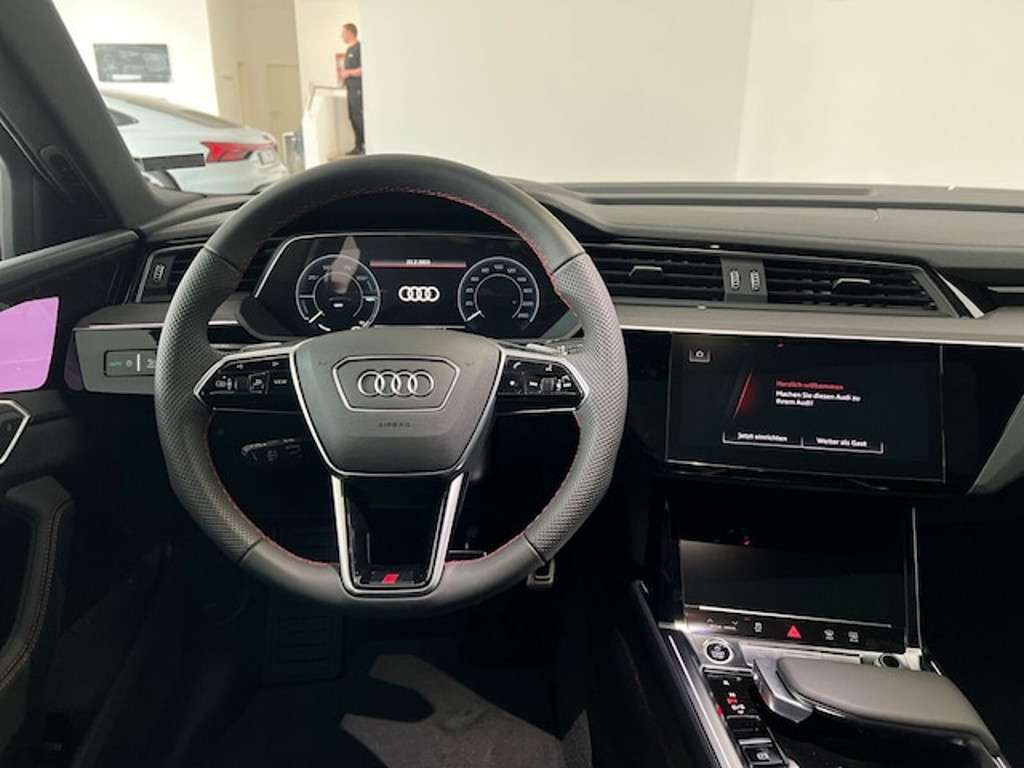 Audi Q8 e-tron