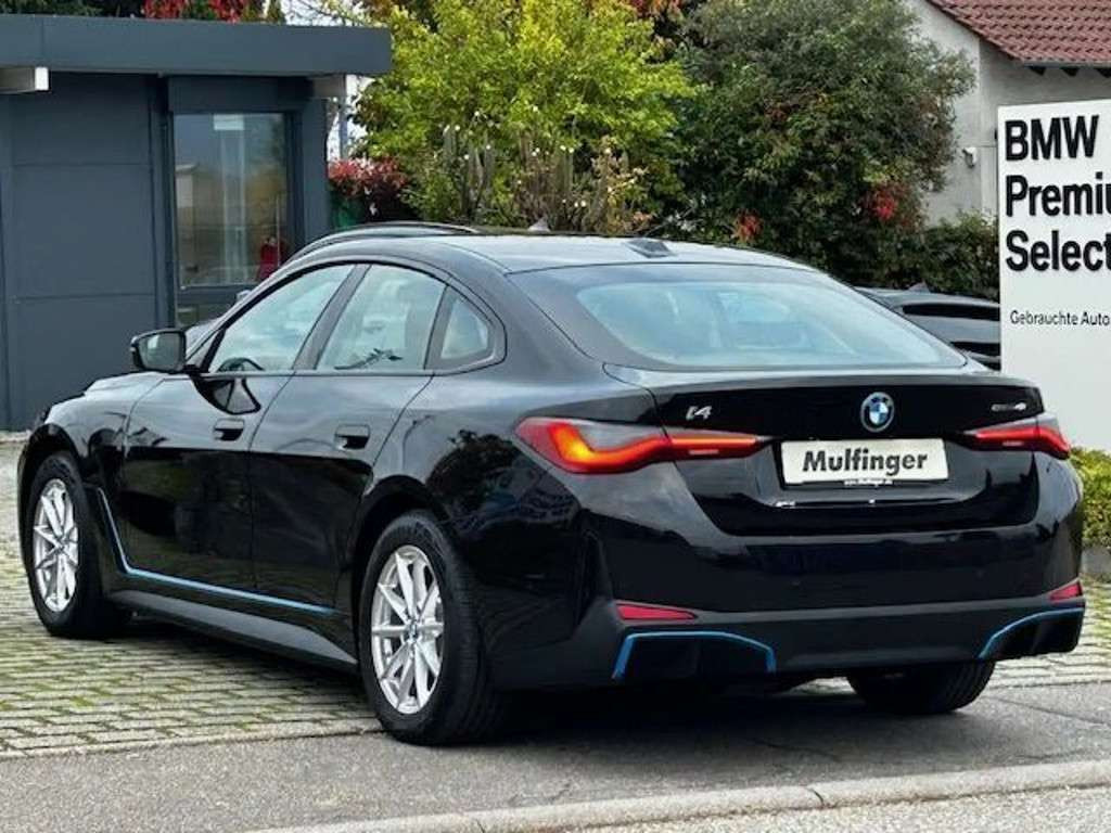 BMW i4