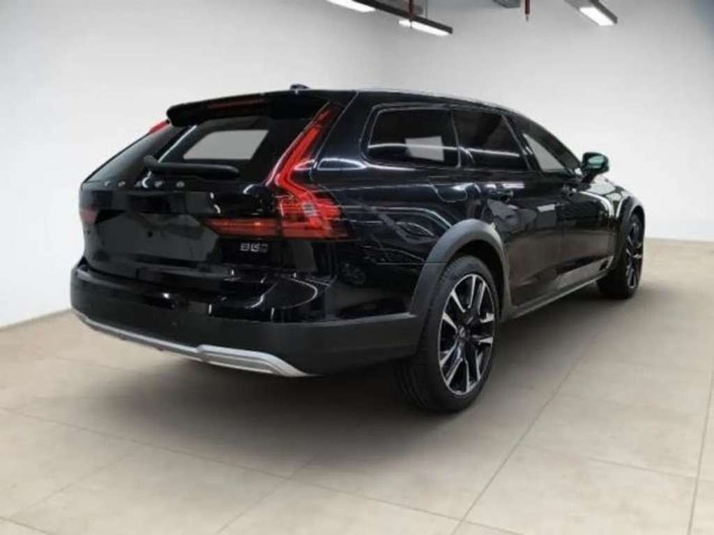 Volvo V90 Cross Country