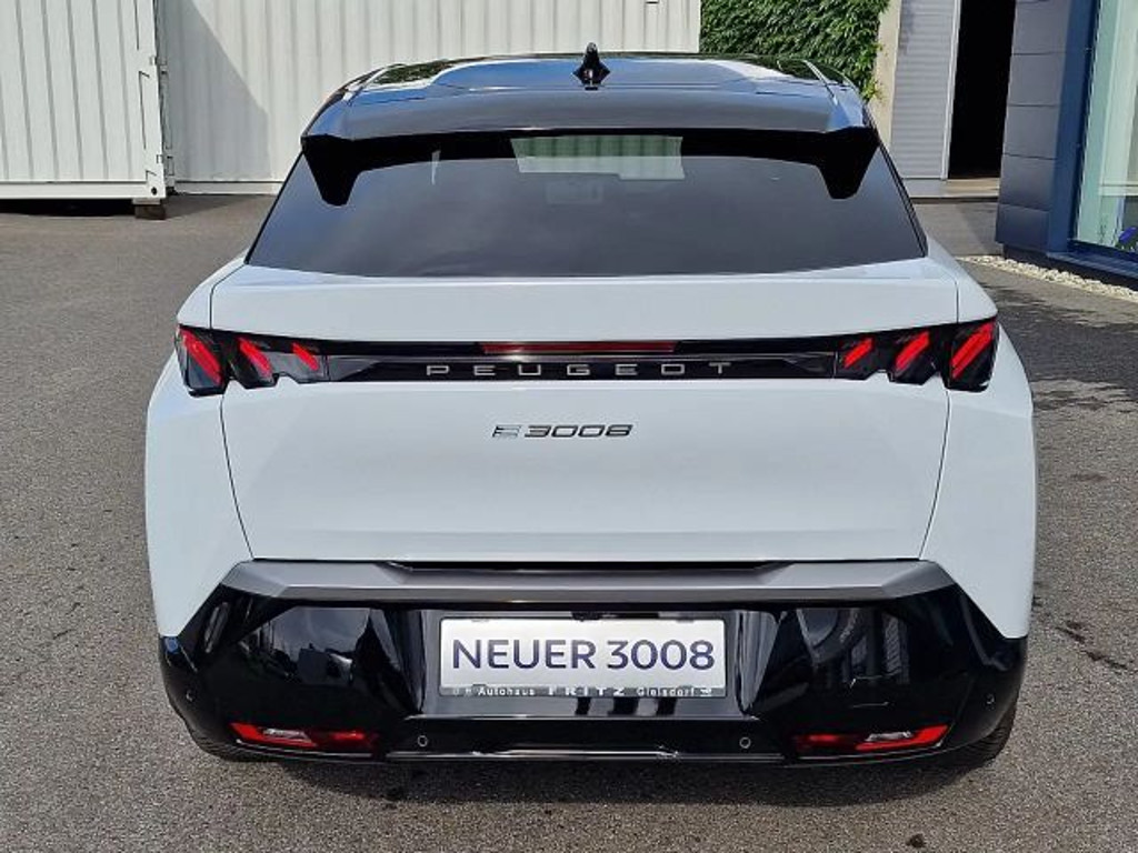 Peugeot E-3008