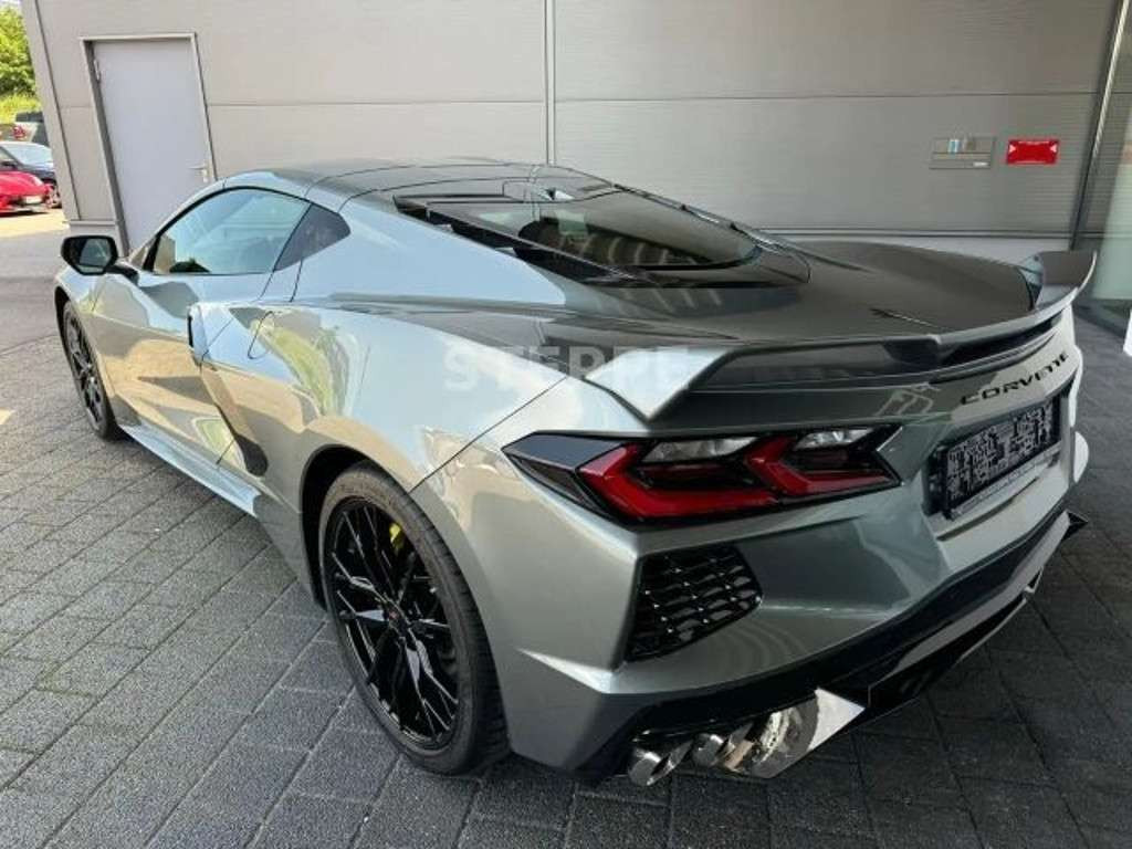Corvette C8