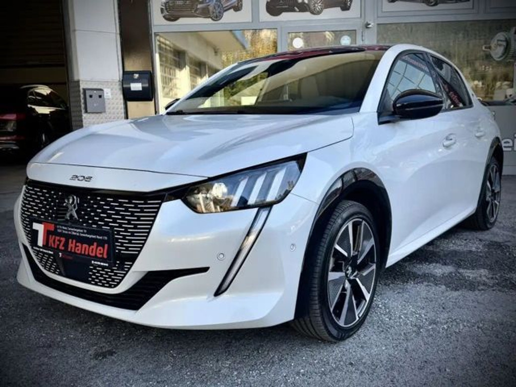 Peugeot e-208