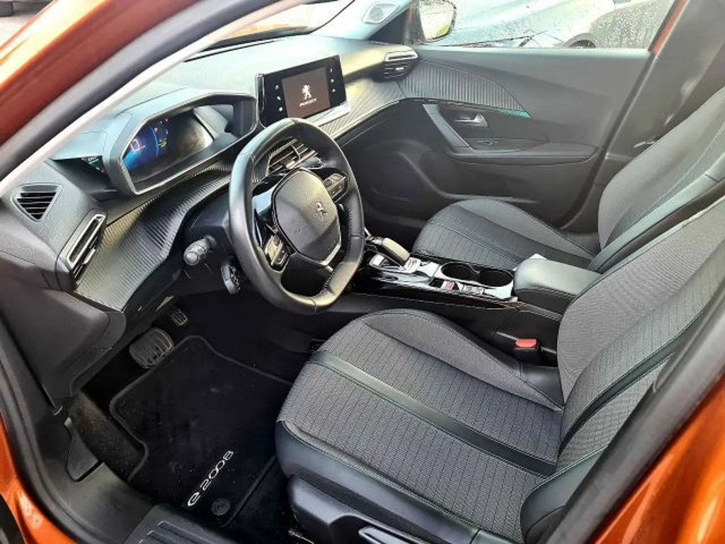 Peugeot e-2008