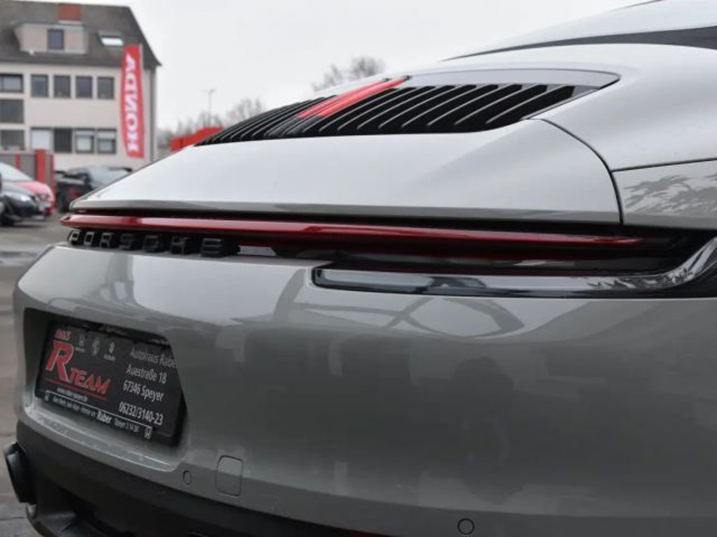 Porsche 992