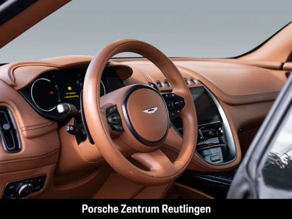Aston Martin DBX