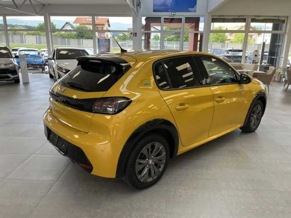 Peugeot e-208
