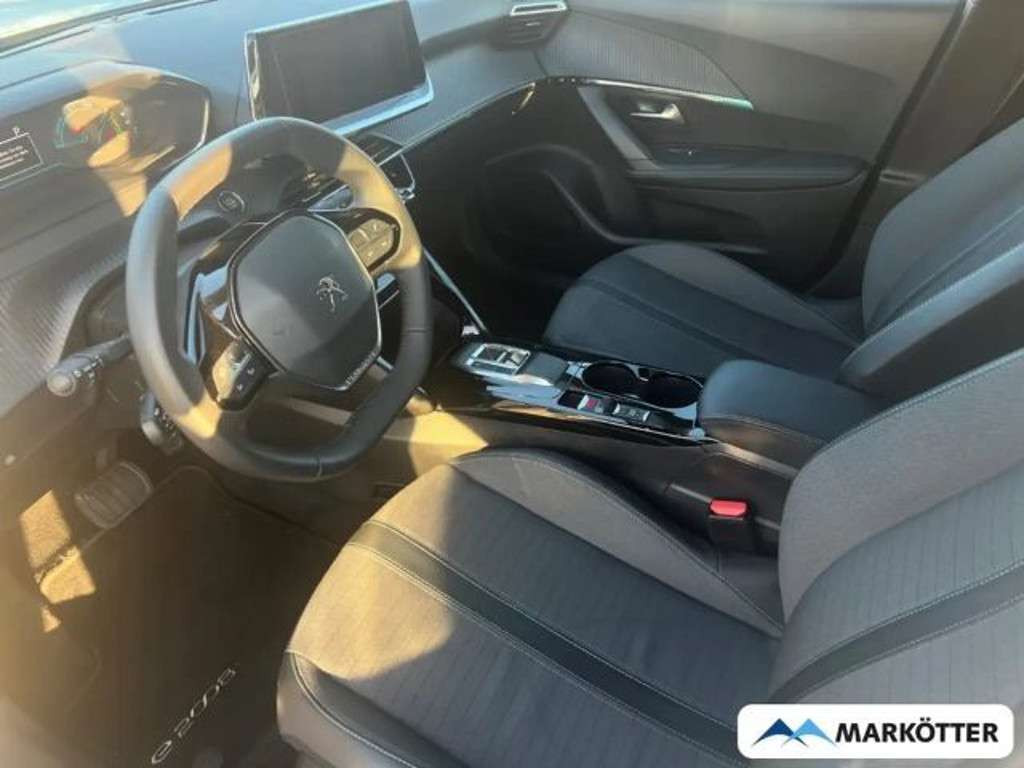 Peugeot e-2008