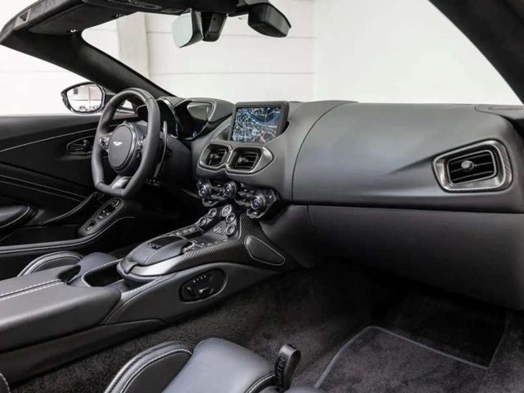 Aston Martin Vantage