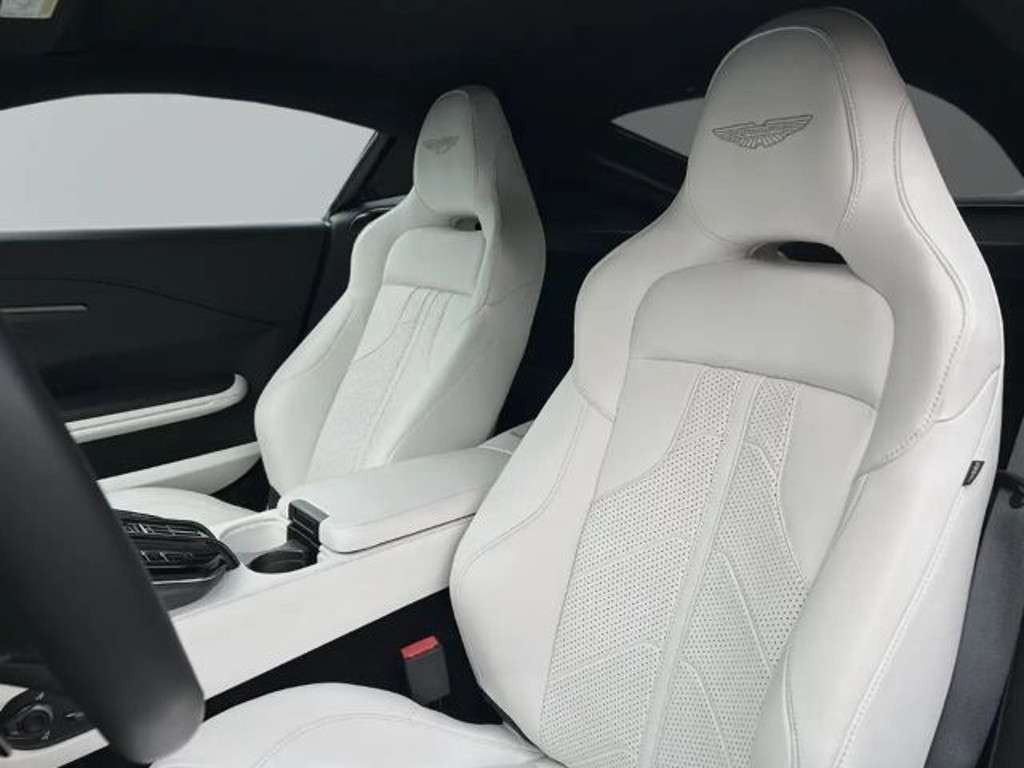 Aston Martin Vantage