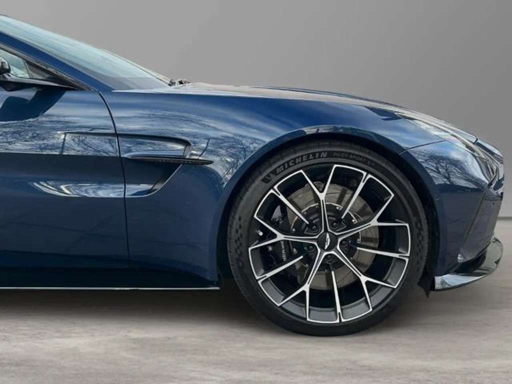 Aston Martin Vantage
