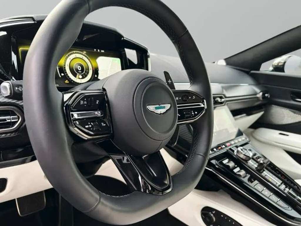 Aston Martin Vantage