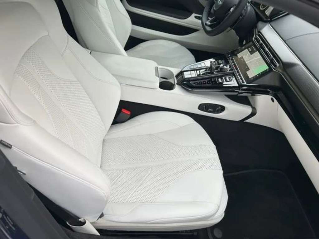 Aston Martin Vantage