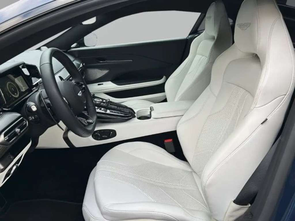 Aston Martin Vantage