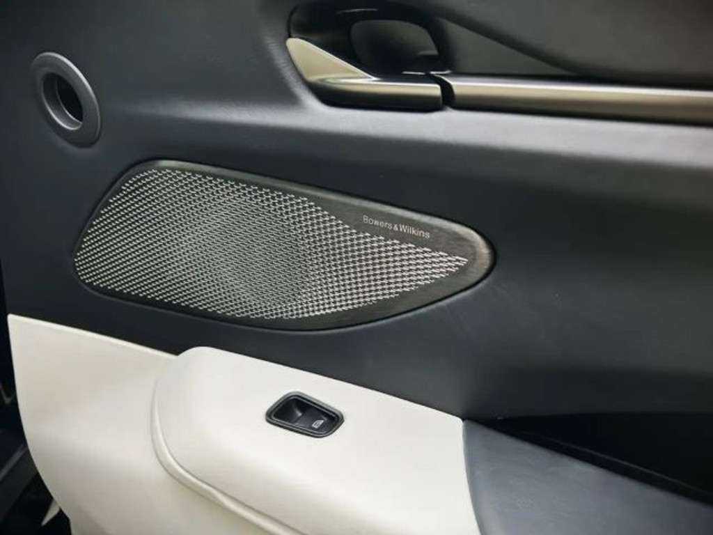 Aston Martin Vantage