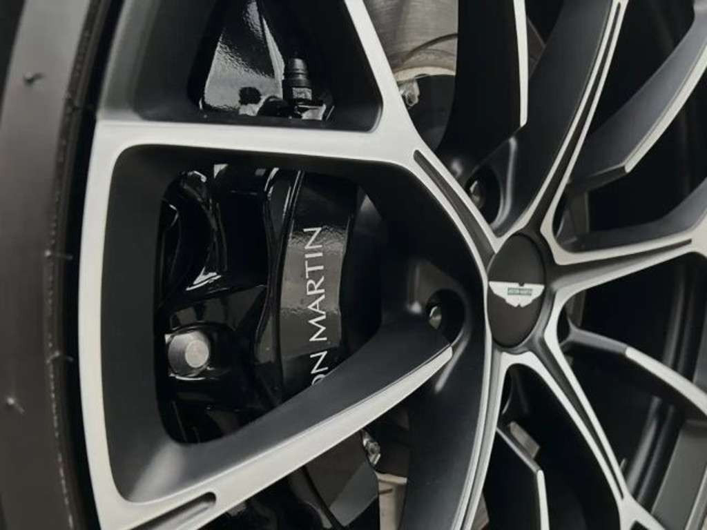 Aston Martin Vantage