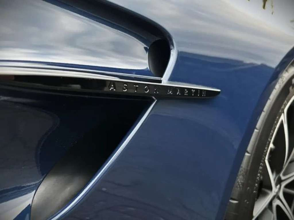 Aston Martin Vantage