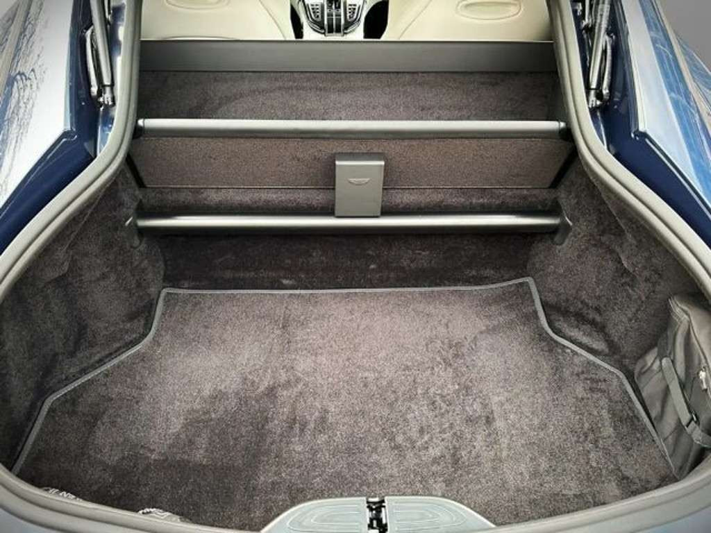 Aston Martin Vantage