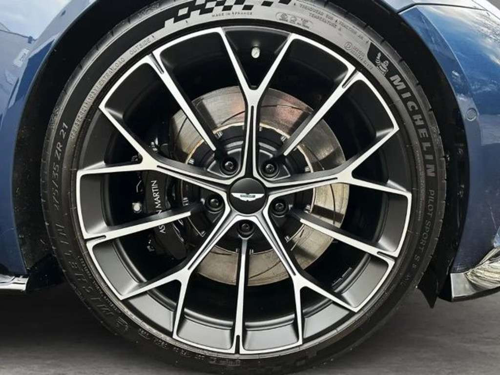 Aston Martin Vantage