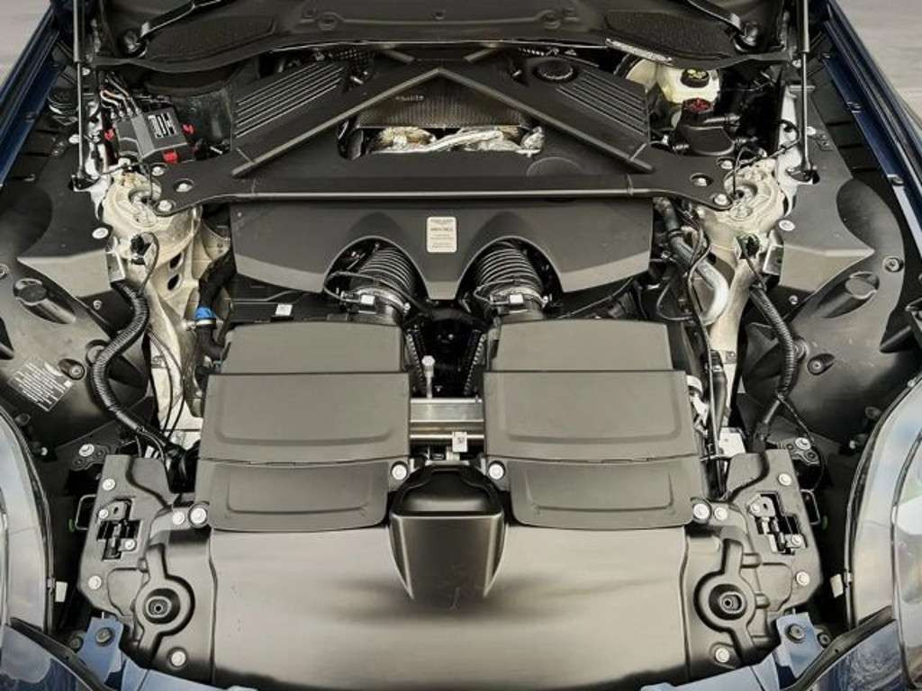 Aston Martin Vantage