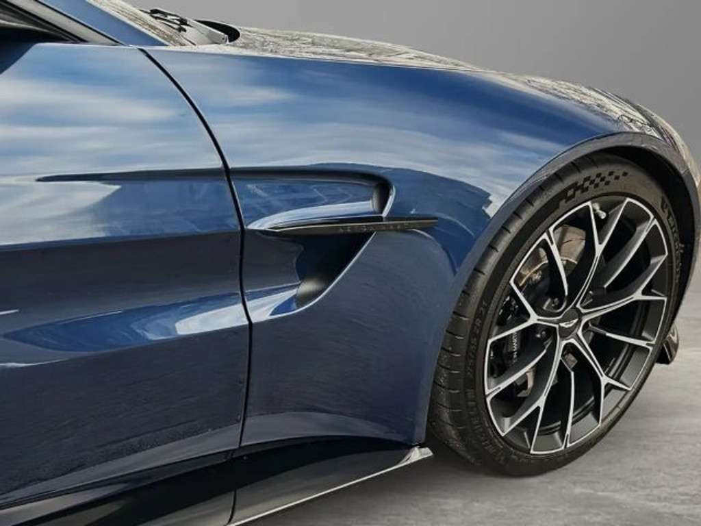 Aston Martin Vantage