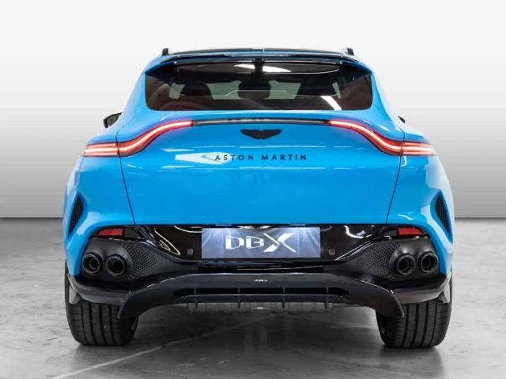 Aston Martin DBX