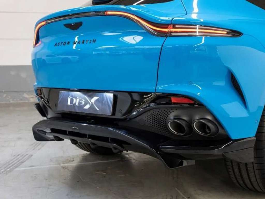 Aston Martin DBX