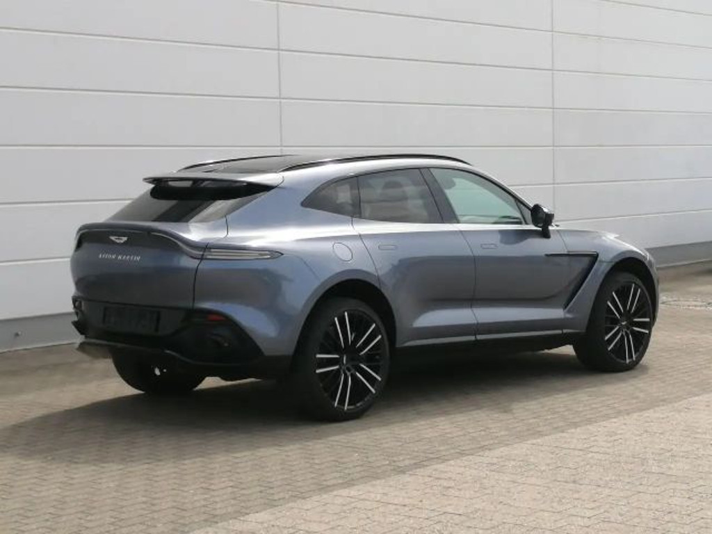 Aston Martin DBX