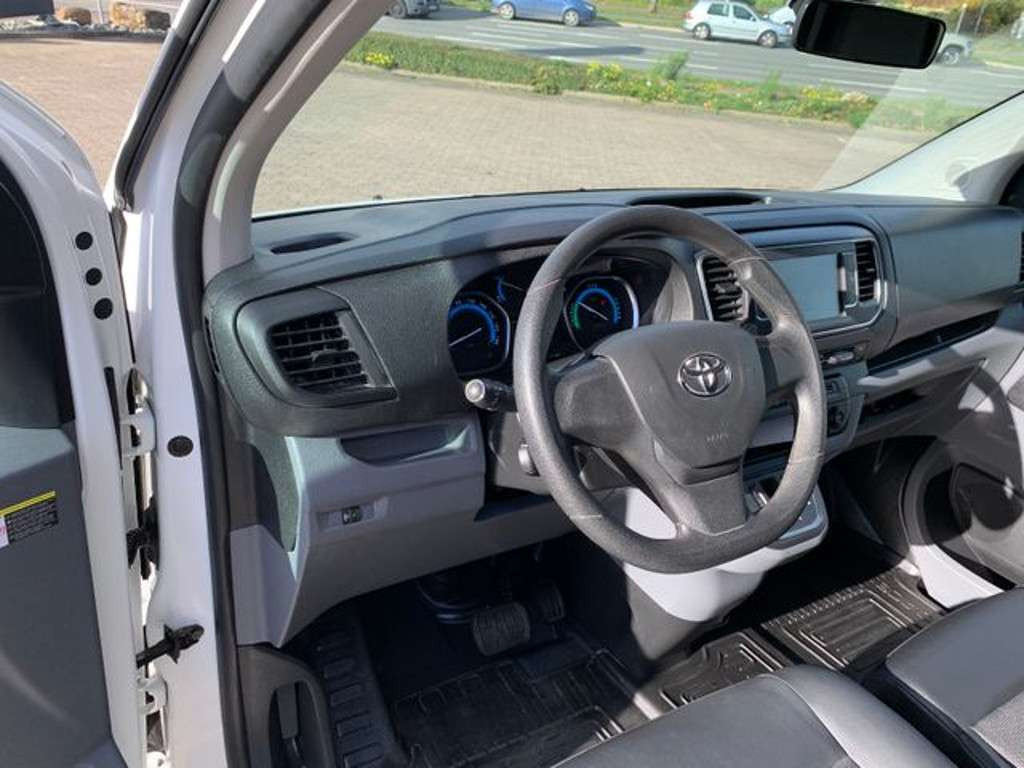 Toyota Proace Verso EV