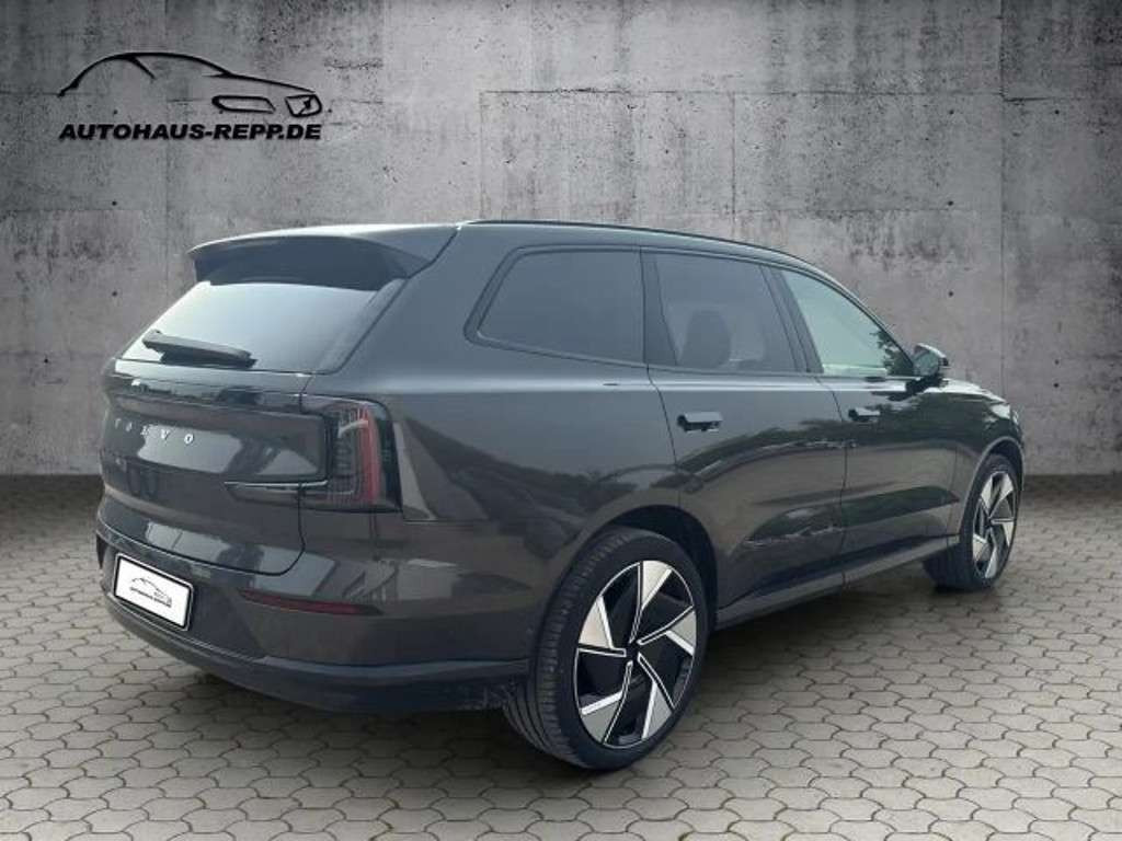 Volvo EX90