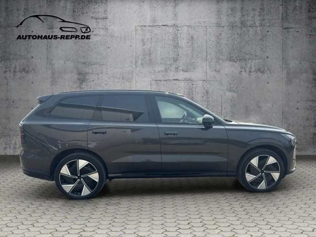 Volvo EX90