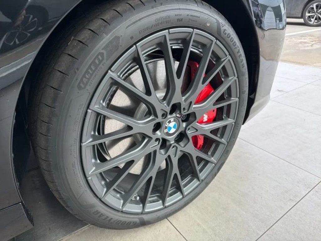 BMW M140i