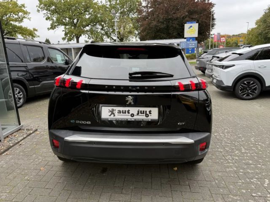Peugeot e-2008