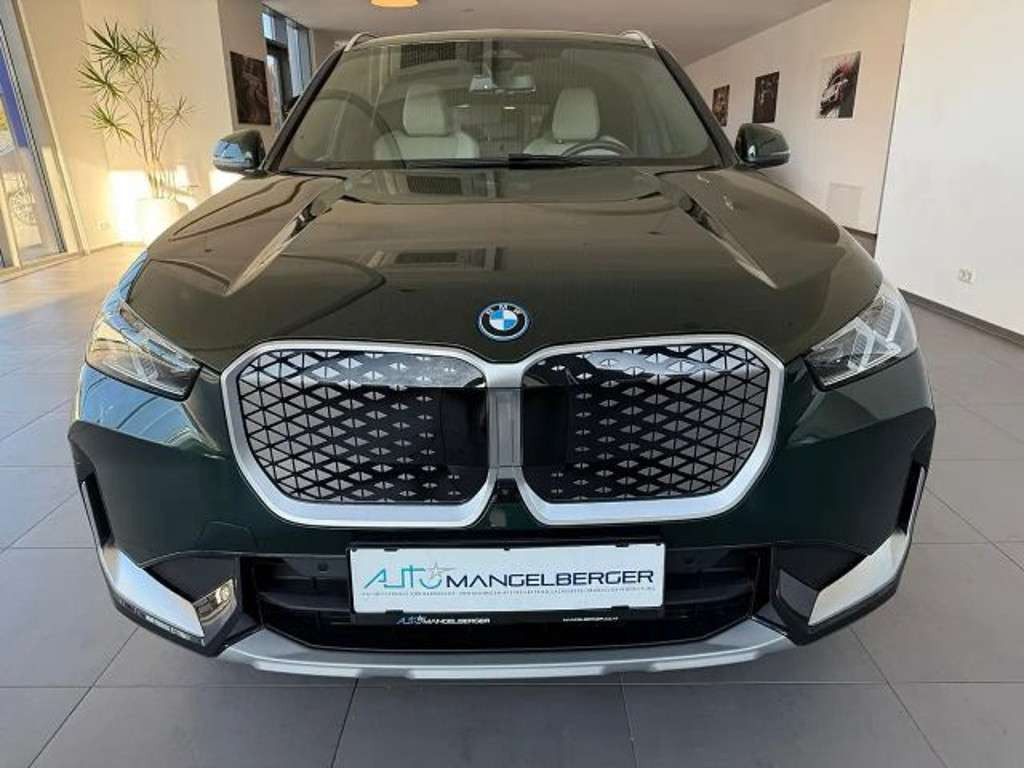 BMW iX1