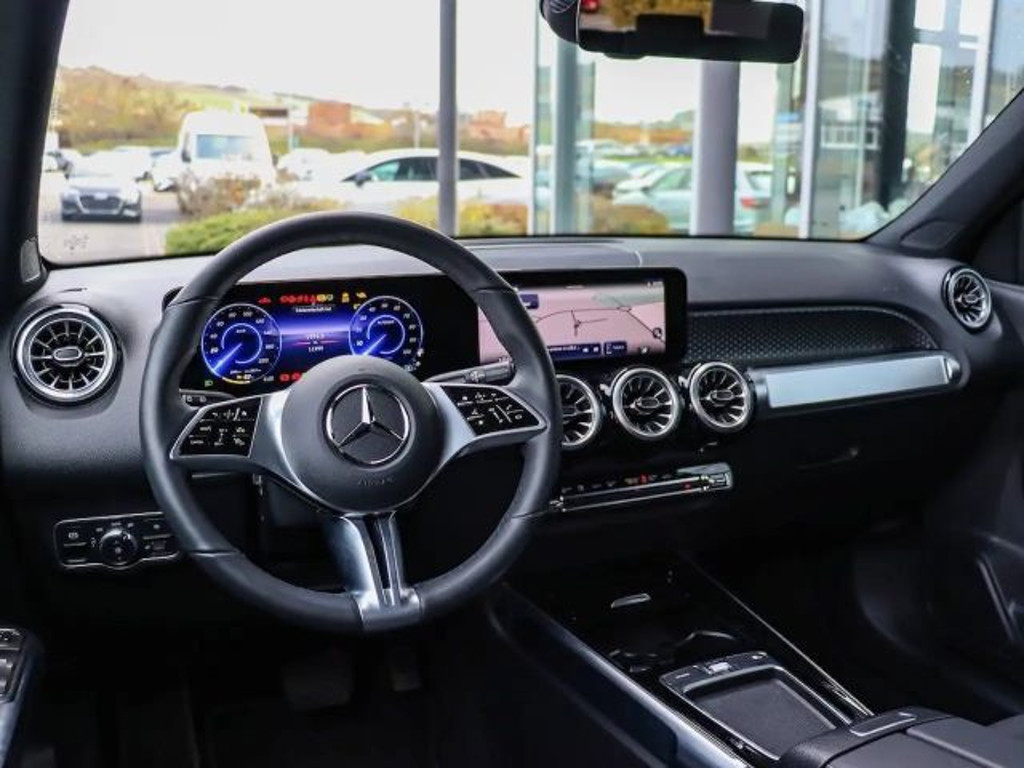 Mercedes-Benz EQB