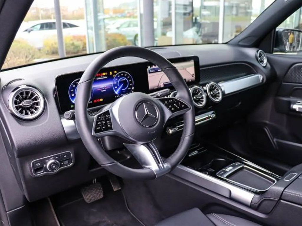 Mercedes-Benz EQB