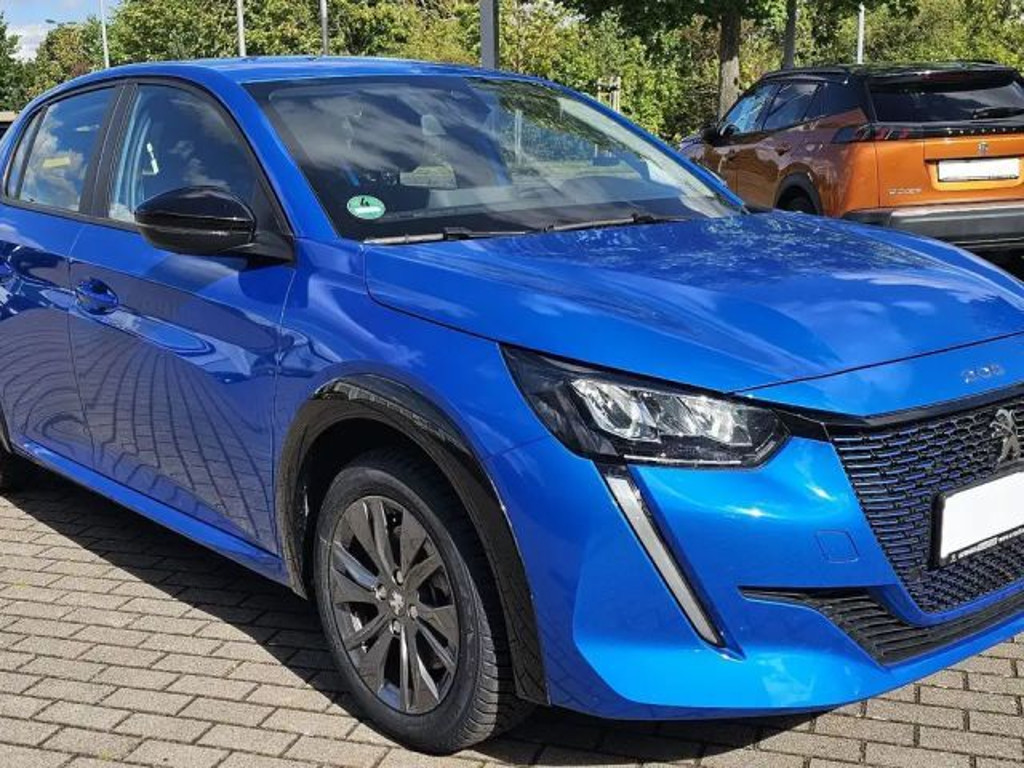 Peugeot e-208