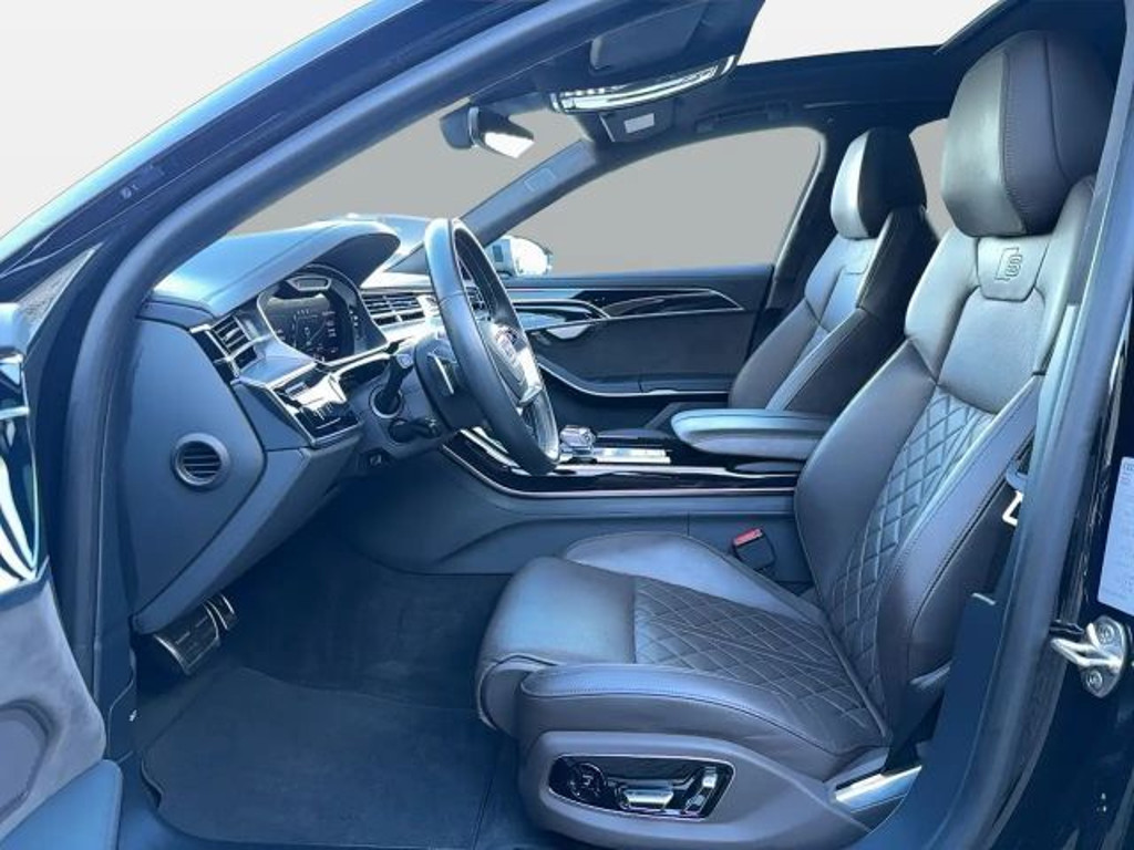 Audi S8