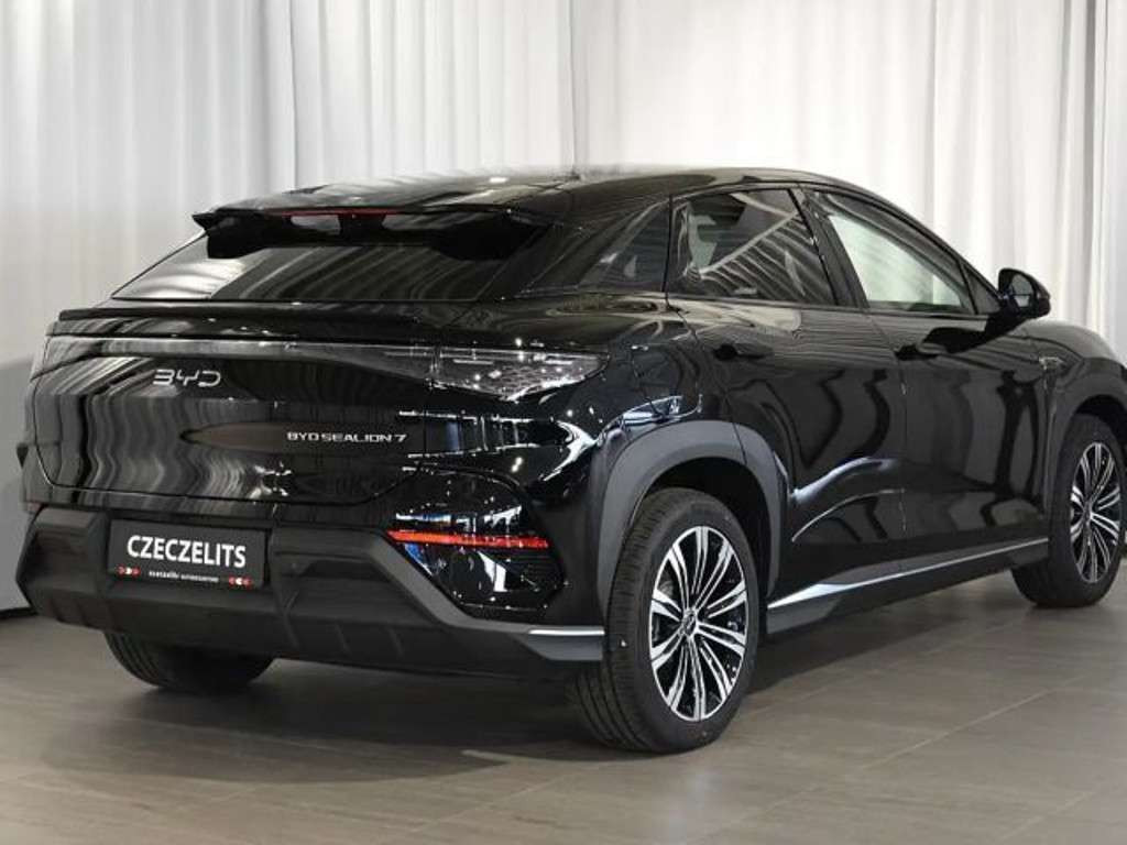 BYD Sealion 7