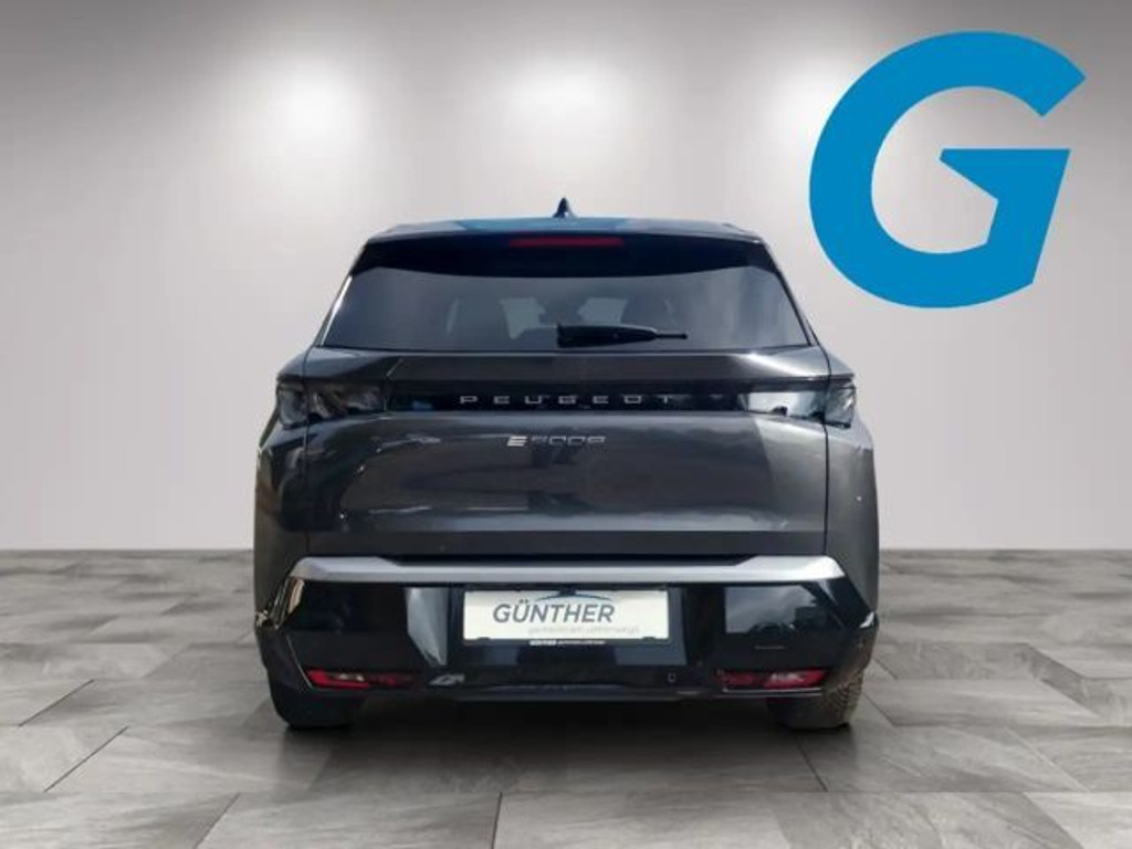 Peugeot E-5008