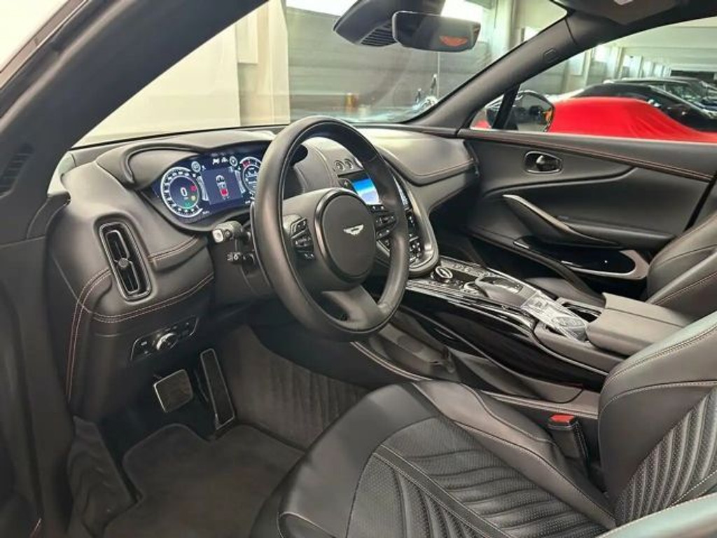 Aston Martin DBX