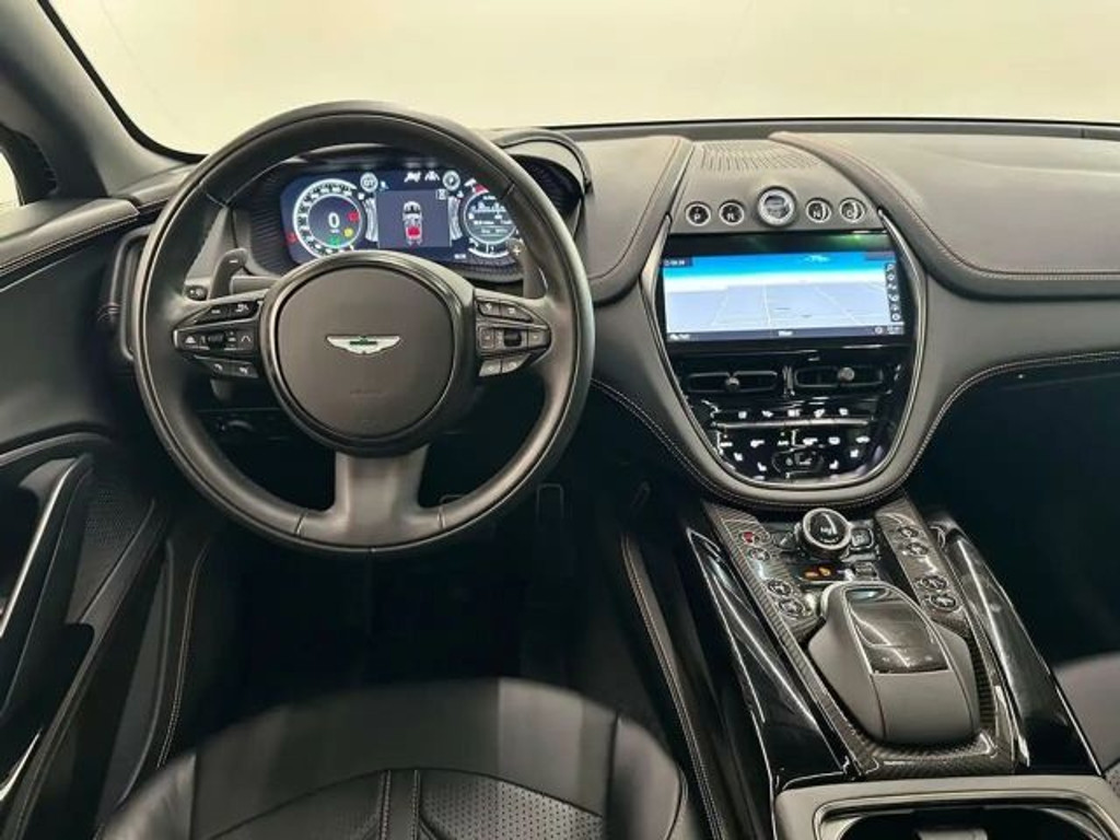 Aston Martin DBX