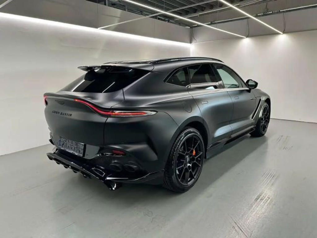 Aston Martin DBX