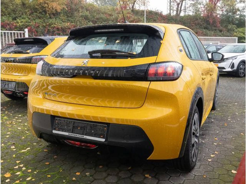 Peugeot e-208