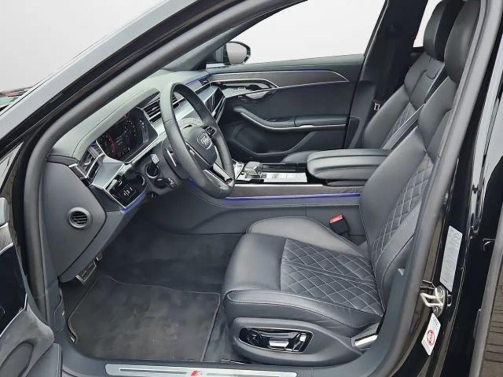Audi S8