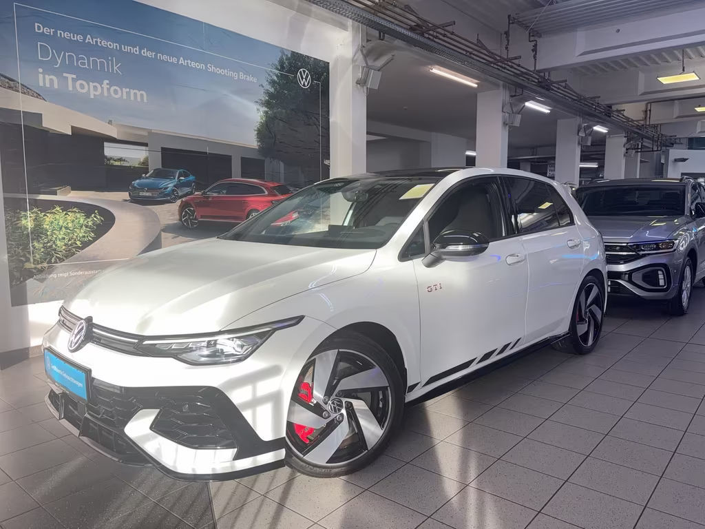 Volkswagen Golf 2025 Benzine